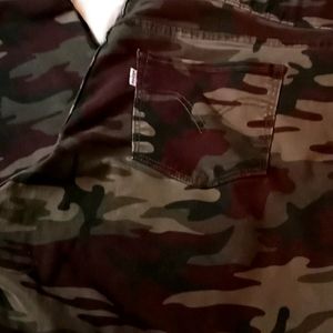 Levi's Camo size 18W ankle stretch jeggings